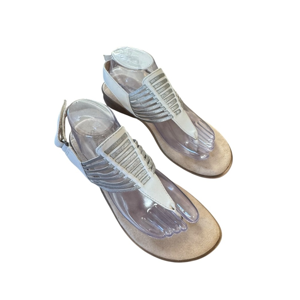 Soul Naturalizer 9 Wide “Jette” Man Made Silver Metallic /White Thong Sandals